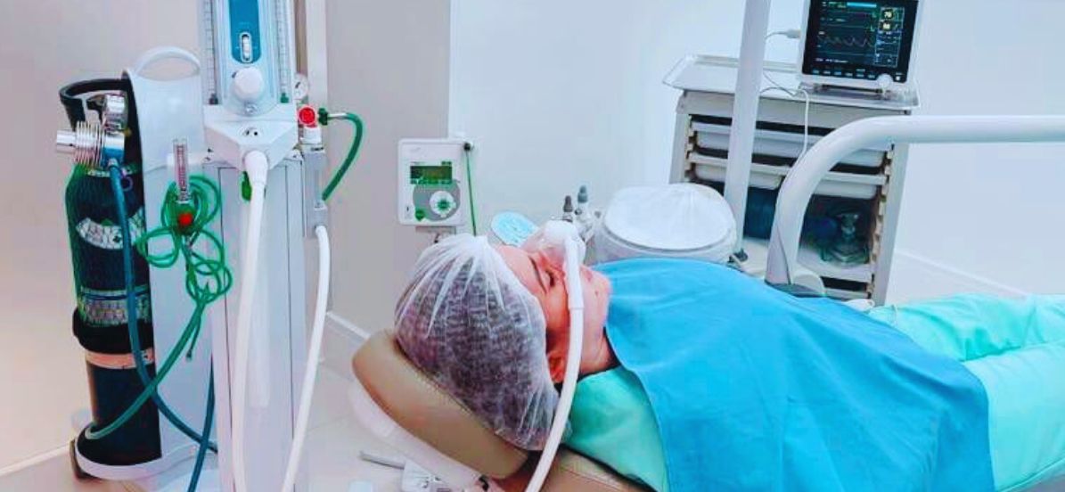 Sedação com óxido nitroso e oxigênio durante atendimento odontológico